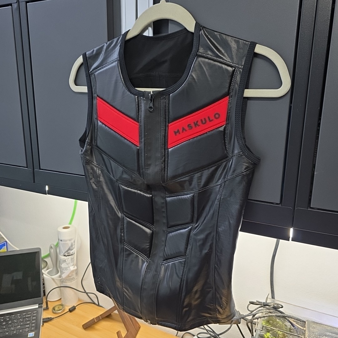 Maskulo Men’s Small Zippered Vest Black Red LGBTQ Fetish Padded Panel Spandex
