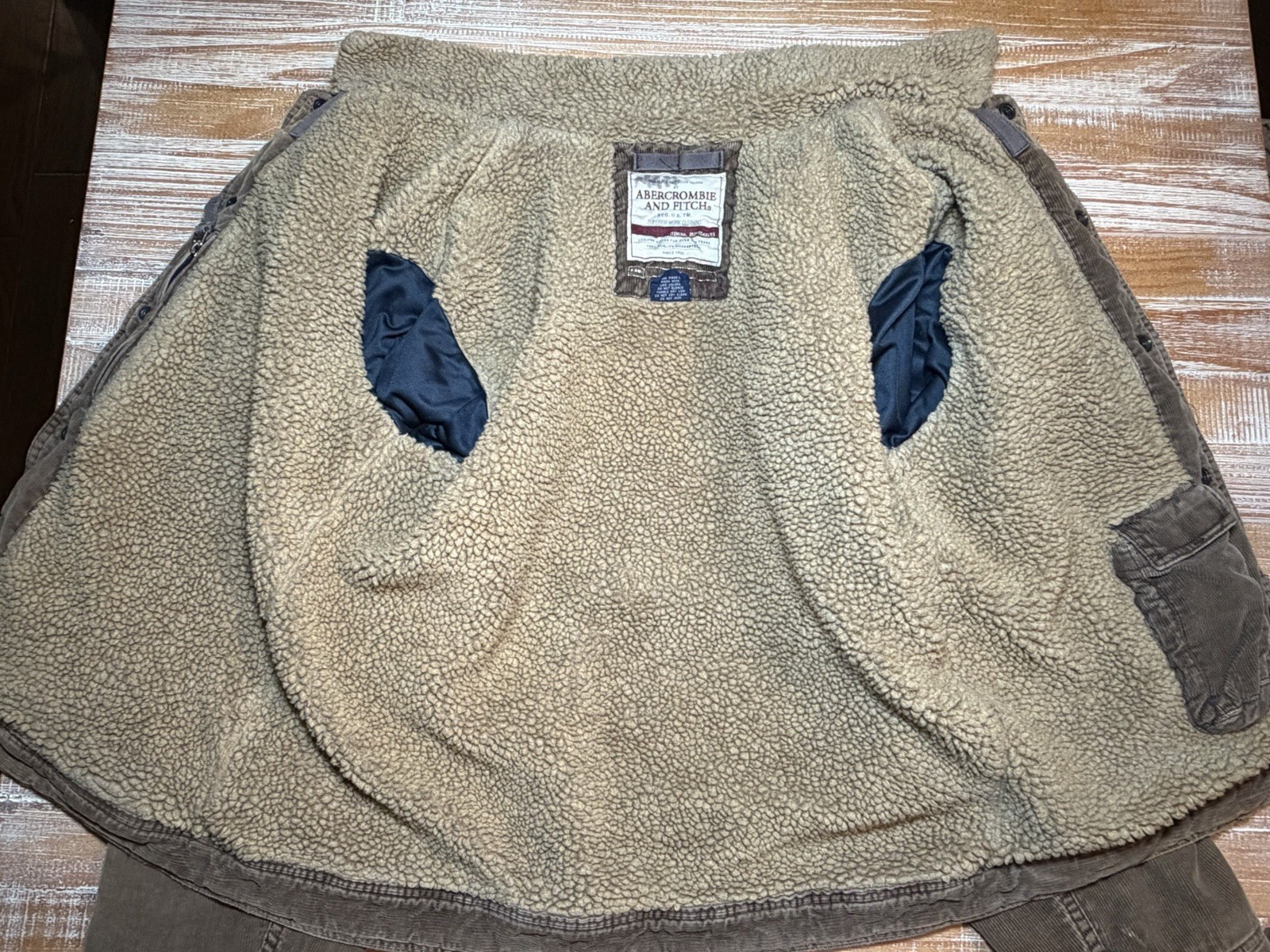 Abercrombie And Fitch Corduroy Jacket Sherpa Lined Size L Vintage Y2K