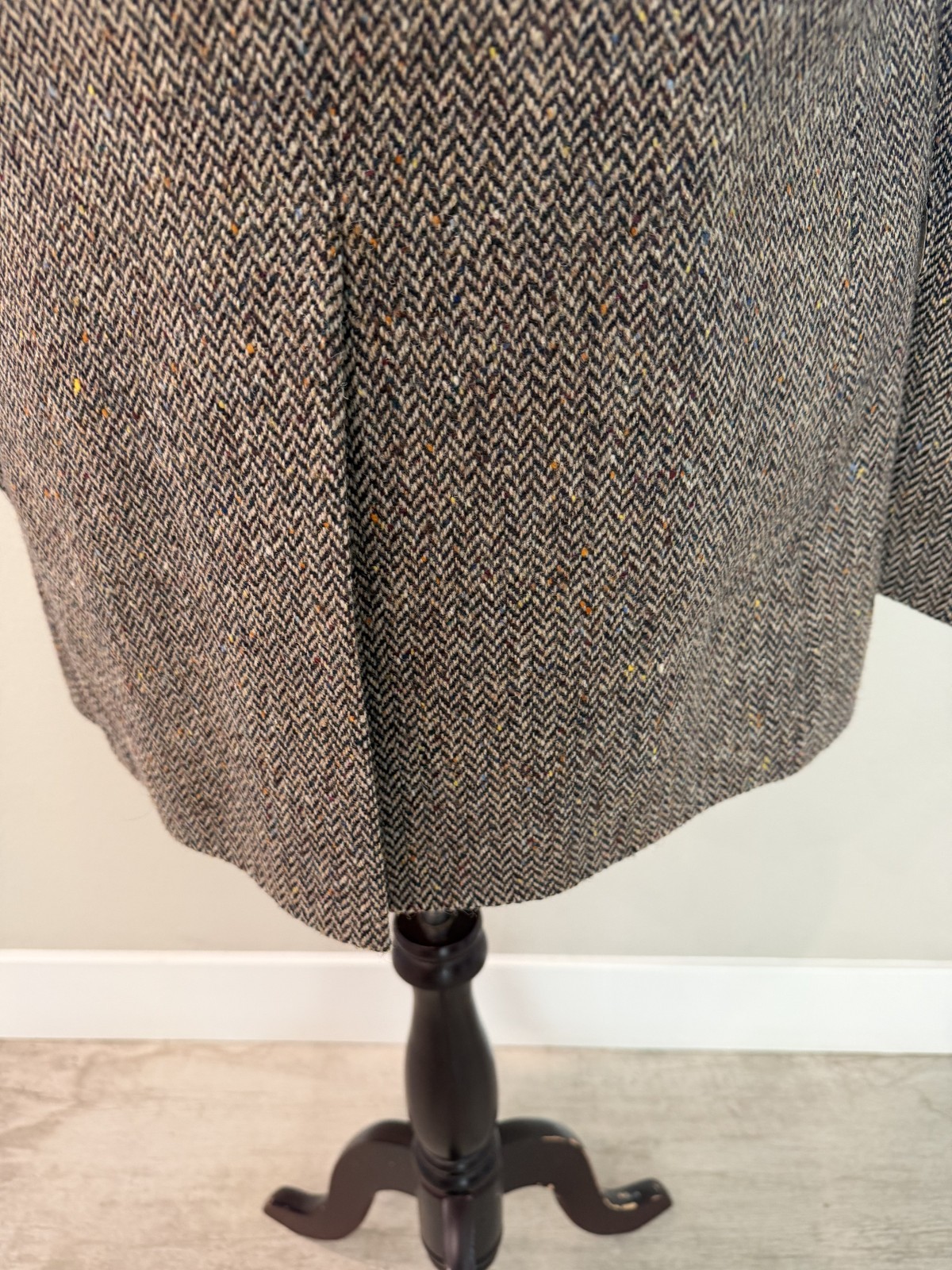 Vintage Handwoven Magee Donegal Tweed Blazer Herringbone Wool Ireland Size M
