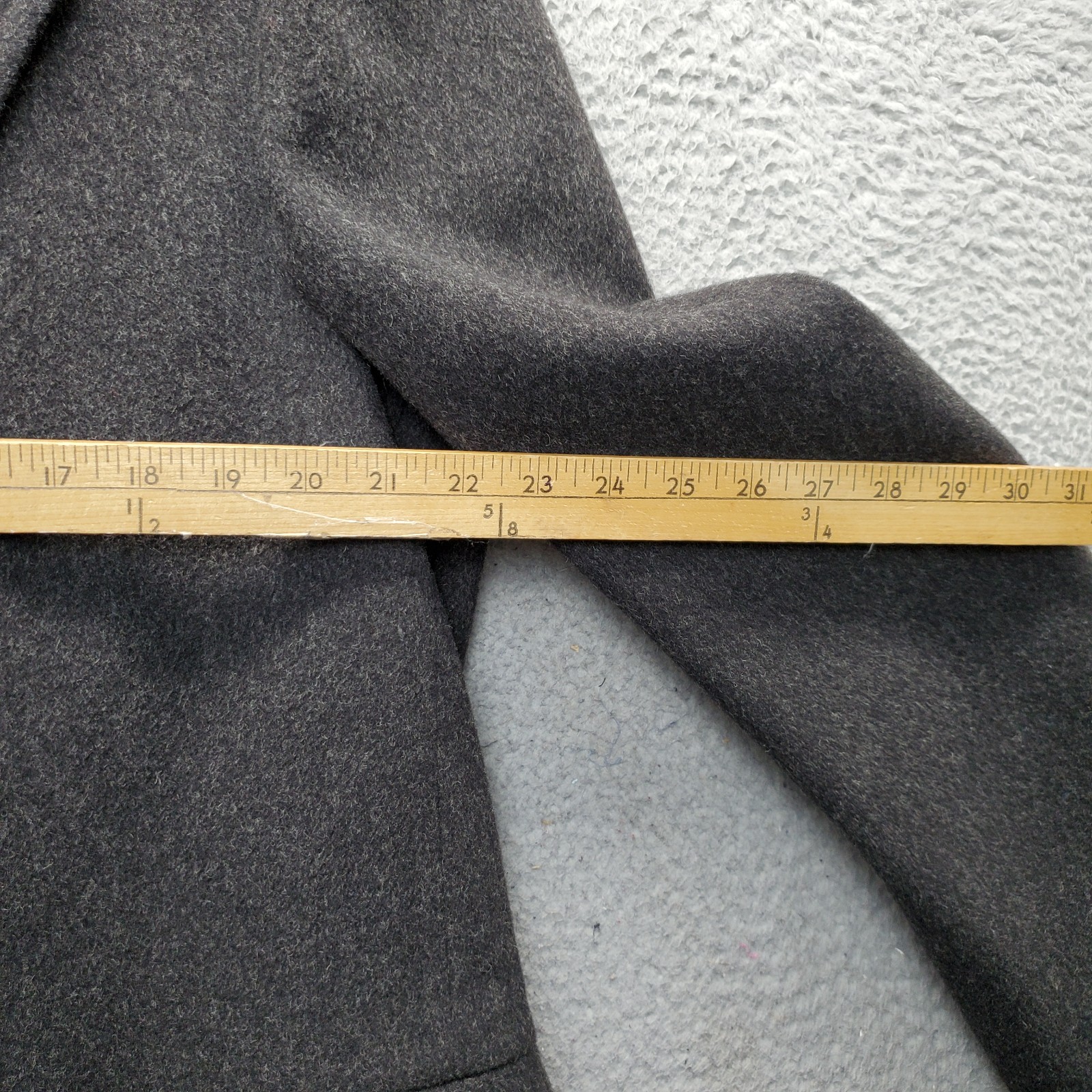 Hart Schaffner Marx Wallachs Long Overcoat Mens 46R Gray Heavy Wool Blend Lined