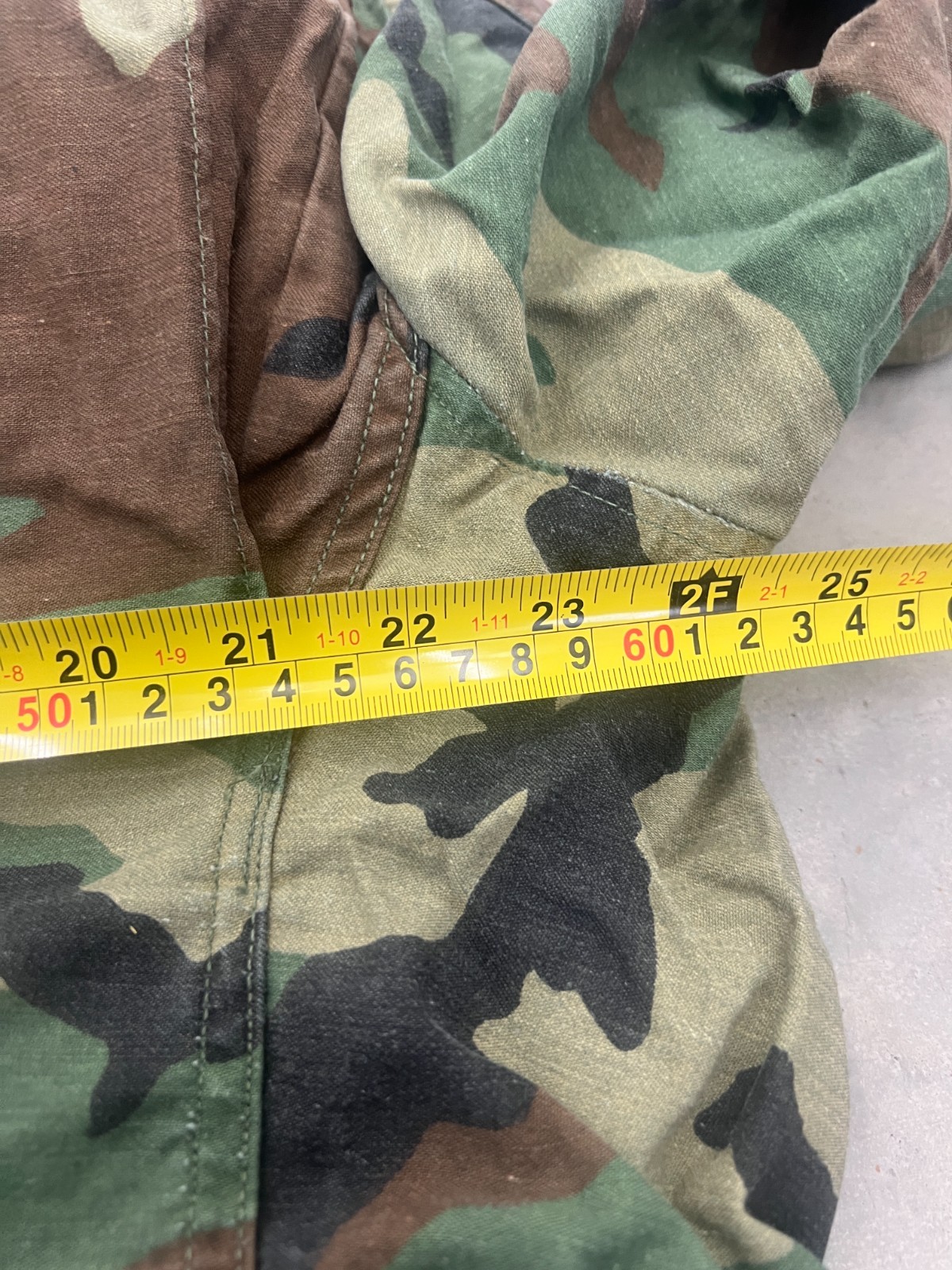 Vintage Golden Mfg Military Jacket Mens Medium Short Woodland Camouflage Outdoor