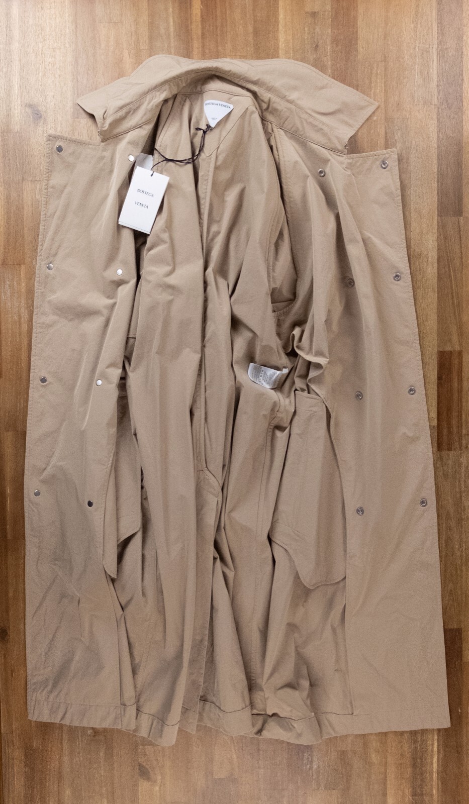 (NO CUSTOMS TAX) BOTTEGA VENETA beige double breasted nylon trench coat Medium