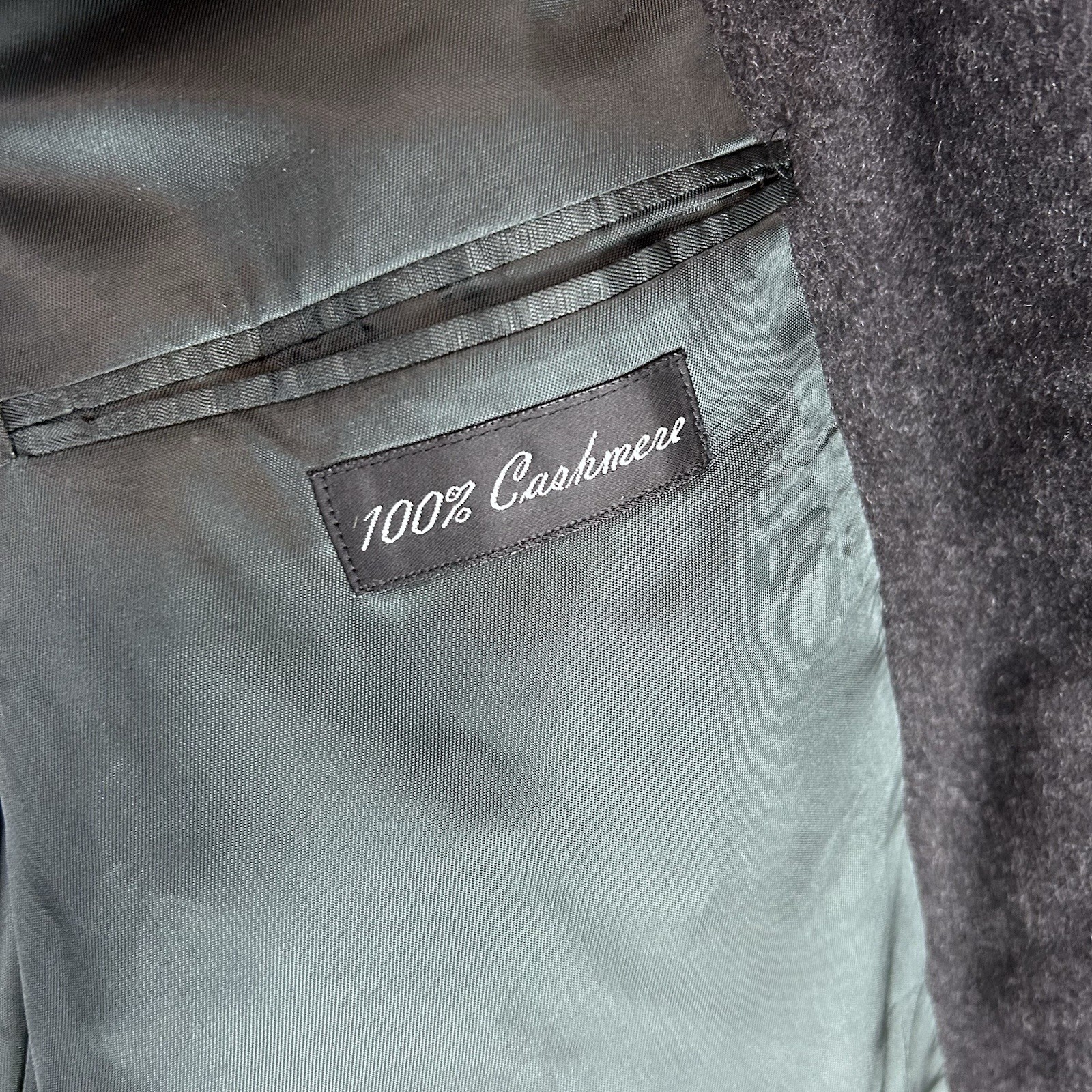 Men’s Pronto-Uomo Gray Cashmere Two Button Sportscoat – Size 46 Long *Hole