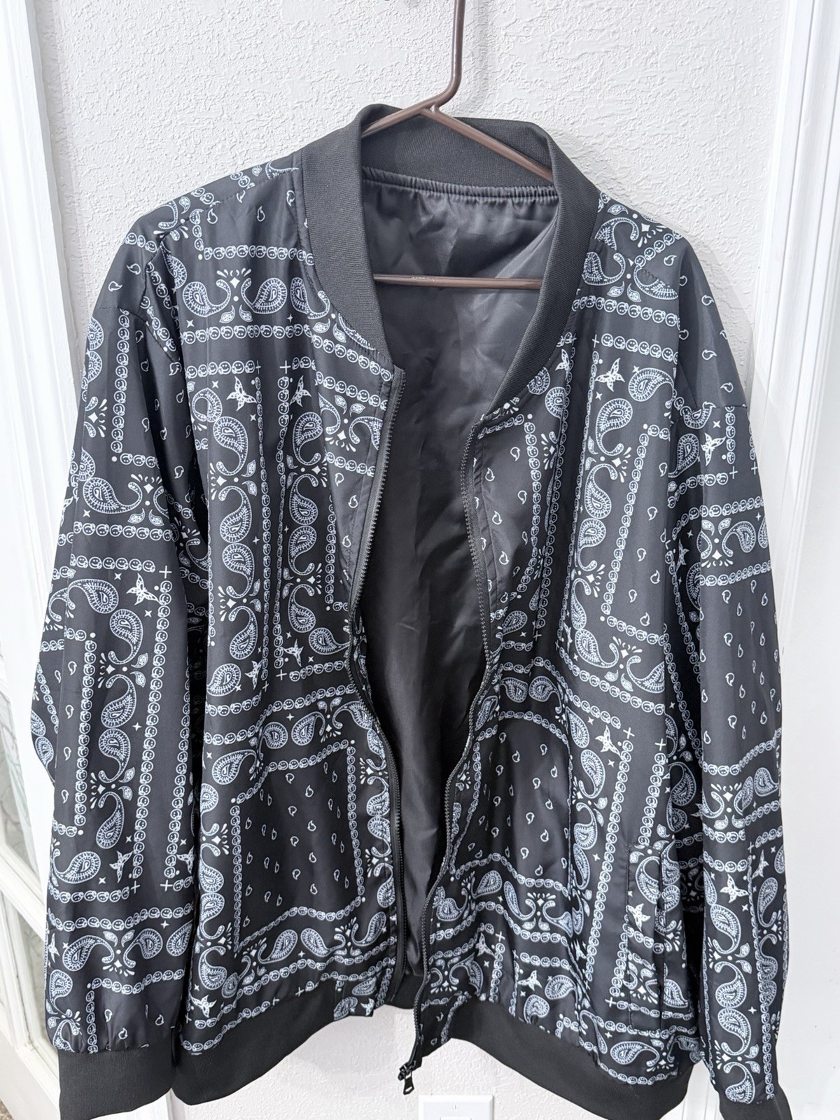 Men’s 6XL Bomber Jacket Black White Bandana Paisley Print Full Zip Big Tall