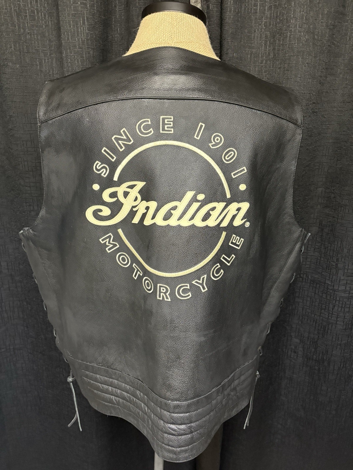 Indian Motorcycle Black Leather Men’s 2XL Vest – Jackets, Streetwear