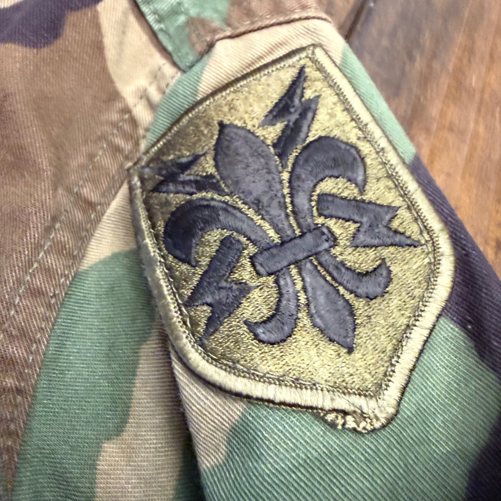 US Army Woodland Camo BDU Field Shirt Jacket Medium 205th military intel Patch