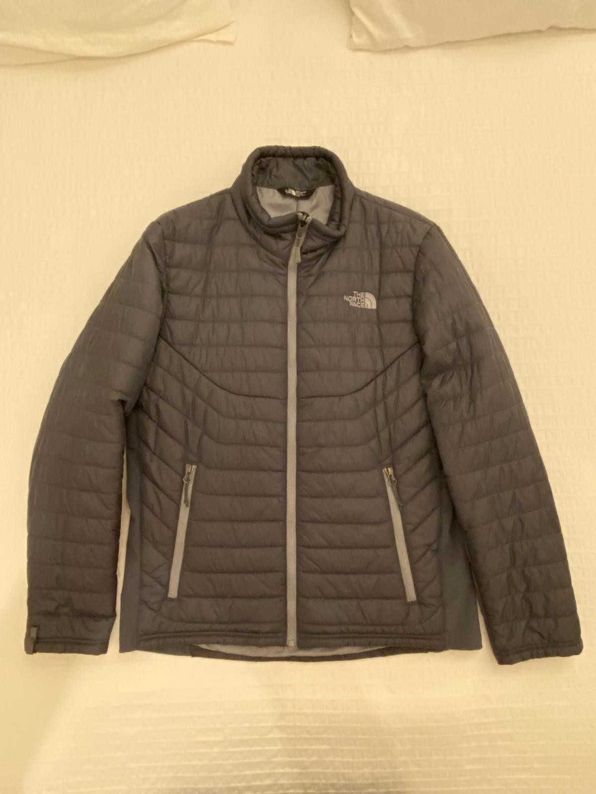 The North Face Hybrid Jacket NF00CP3V SS16 / GRAY / SIZE-M / GREAT CONDITION