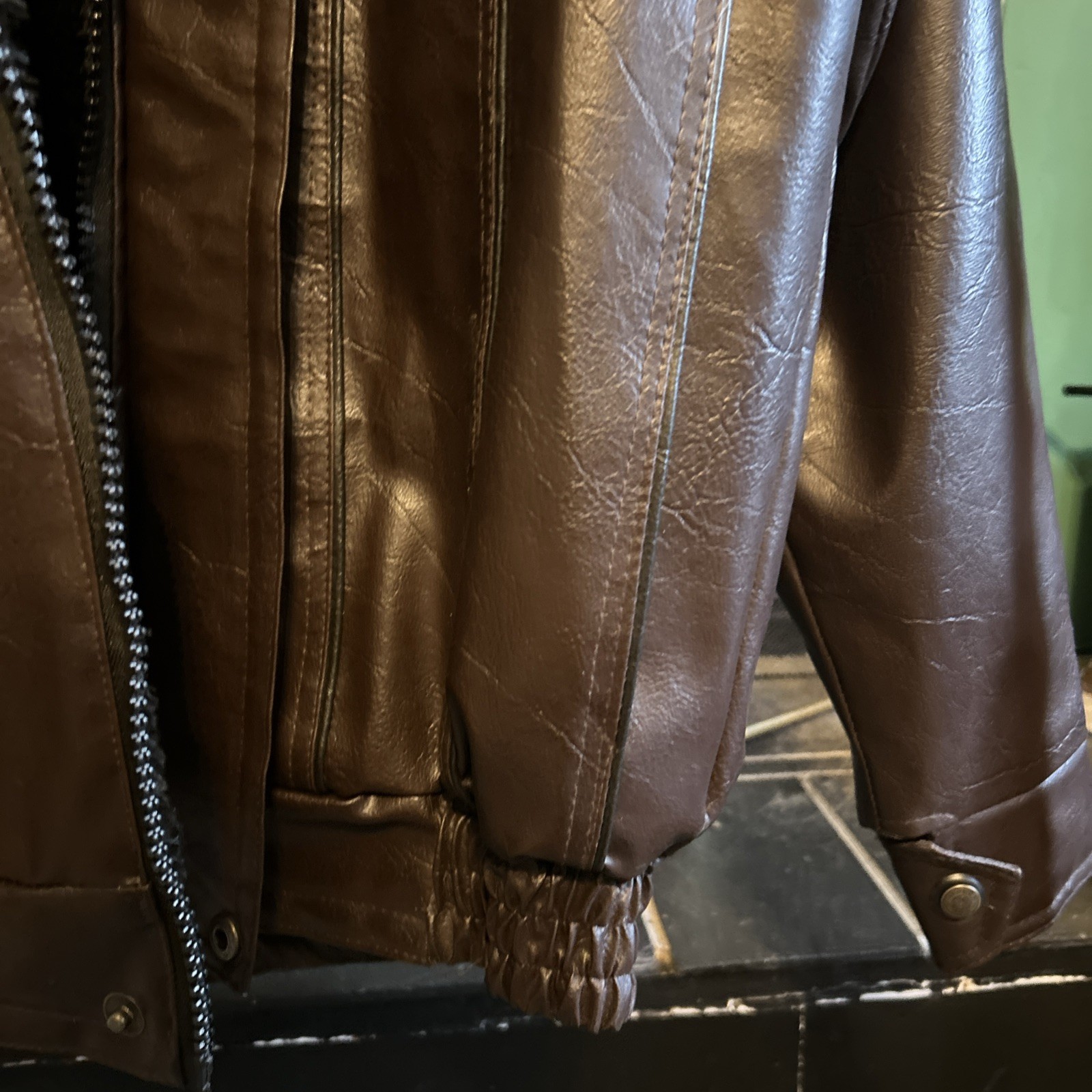 Leather Jacket; genuine leather Bomber jacket; men’s S; 40 In Chest