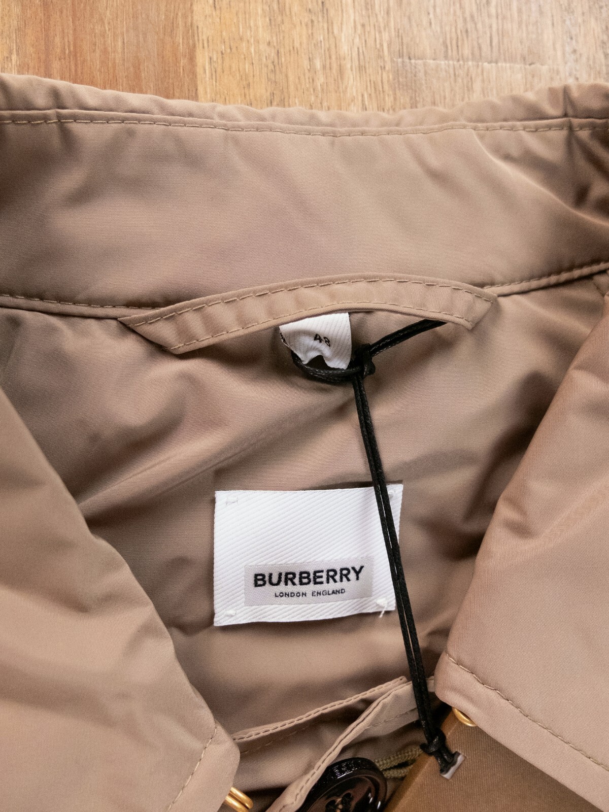 NO CUSTOMS TAX BURBERRY Hampstead regular fit beige taffeta car coat 38 / Medium