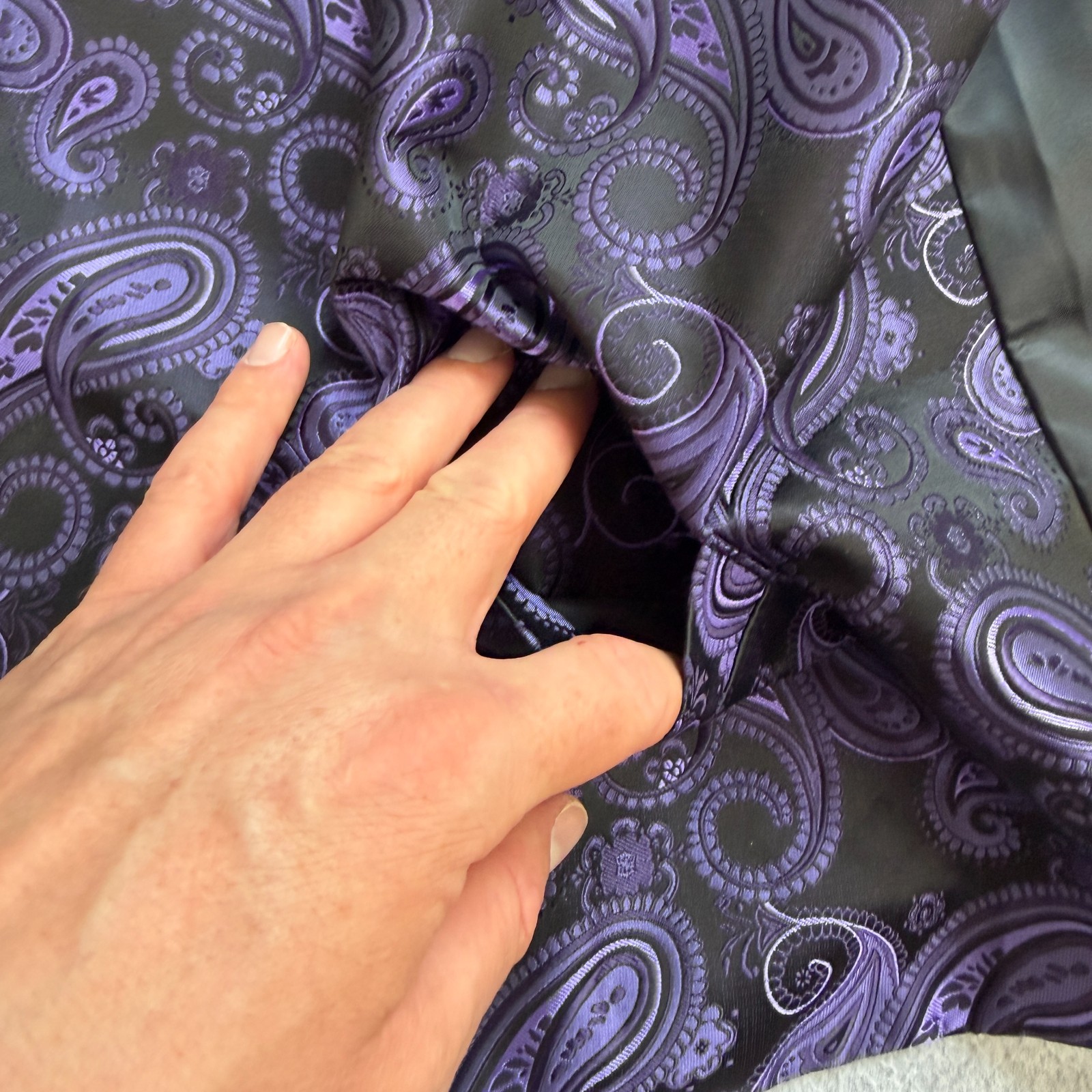 Hisdern Paisley Vest Mens 2XL XXL Purple V-Neck Buttons