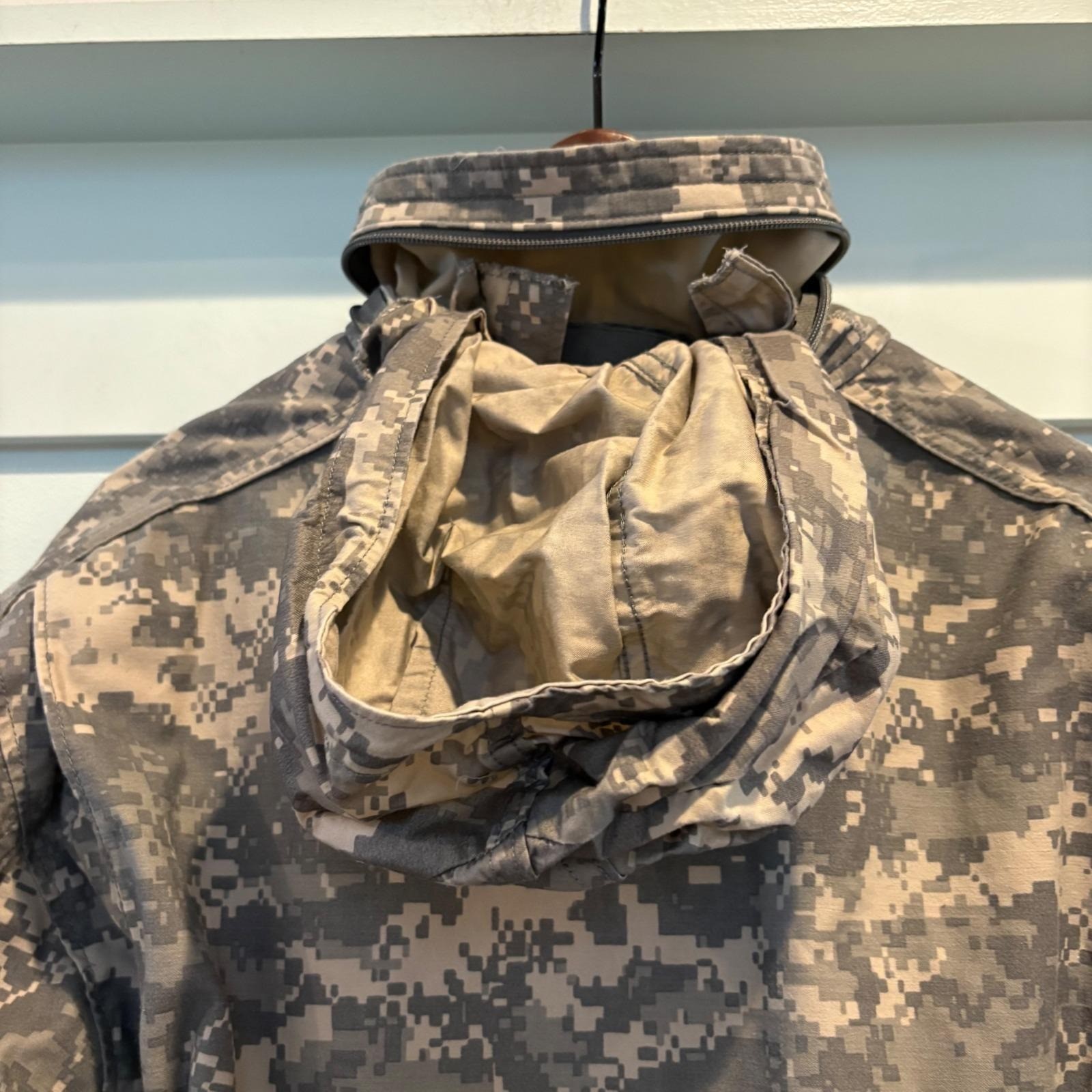 US Army Cold Weather Field Coat Medium Short UCP ACU Digital Camo Military