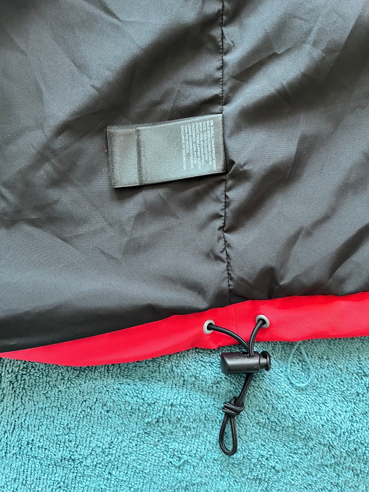 The North Face 1994 Retro Mountain Futurelight Jacket – Fiery Red [Medium, Used]