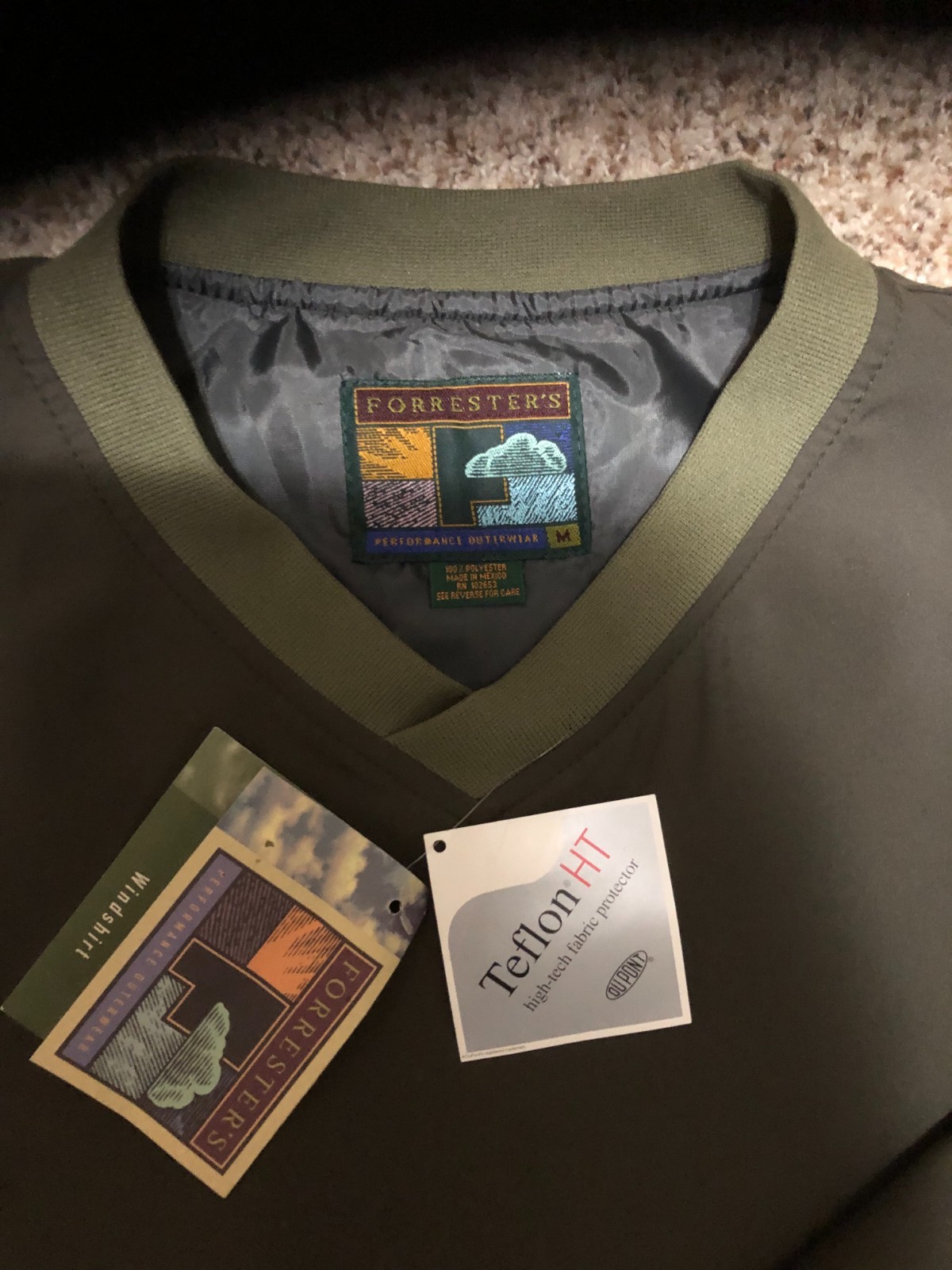 Forrester’s Mens Golf V-Neck Windshirt MEDIUM Golden Olive Teflon Microfiber NWT