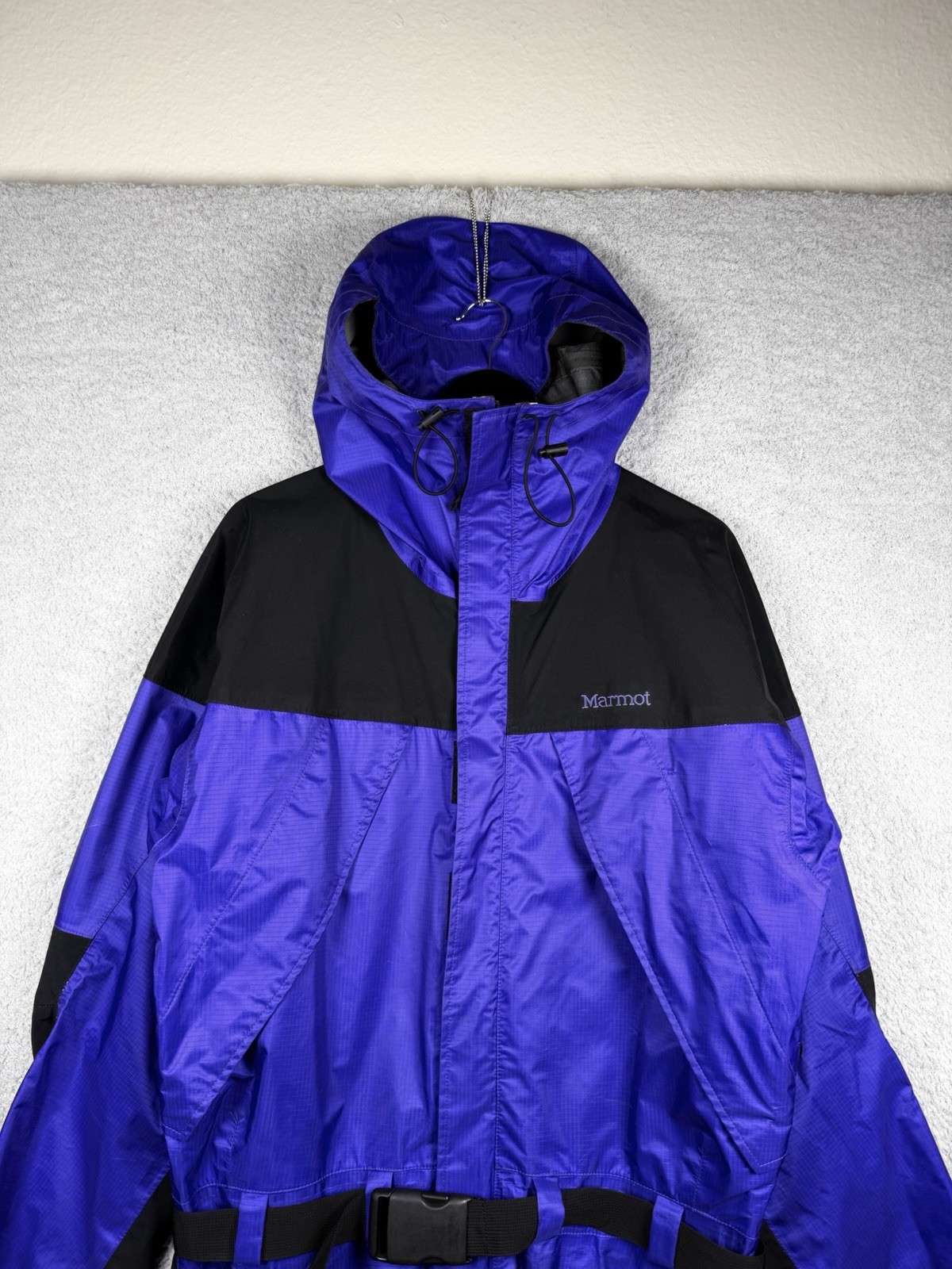 Marmot GTX Purple Black Hooded Men’s Sz M 1 Piece Windbreaker Belted Suit